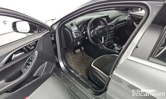 Infiniti Q30 2017 2.0 АКПП, миниатюра 11 Infiniti Q30 2017 2.0 АКПП, миниатюра 11