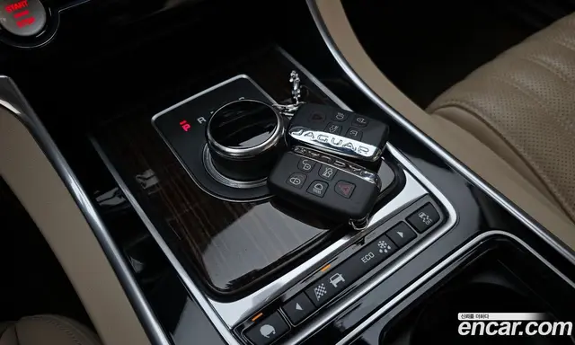 Jaguar XF 2017 2.0 АКПП, миниатюра 11 Jaguar XF 2017 2.0 АКПП, миниатюра 11