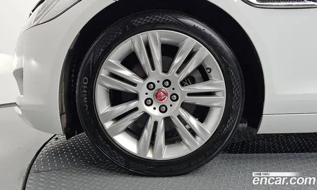 Jaguar XF 2017 2.0 АКПП, миниатюра 4 Jaguar XF 2017 2.0 АКПП, миниатюра 4