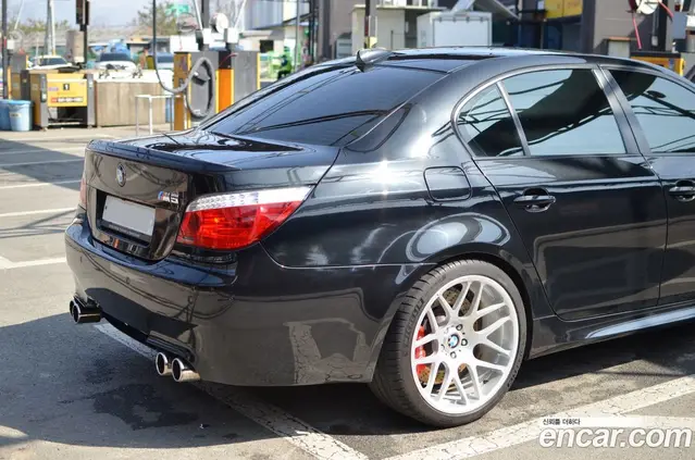 BMW M5 2006 5.0 АКПП, миниатюра 2