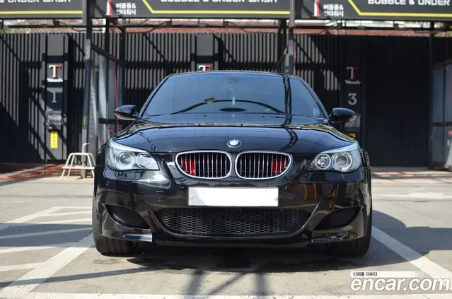 BMW M5 2006 5.0 АКПП, миниатюра 3