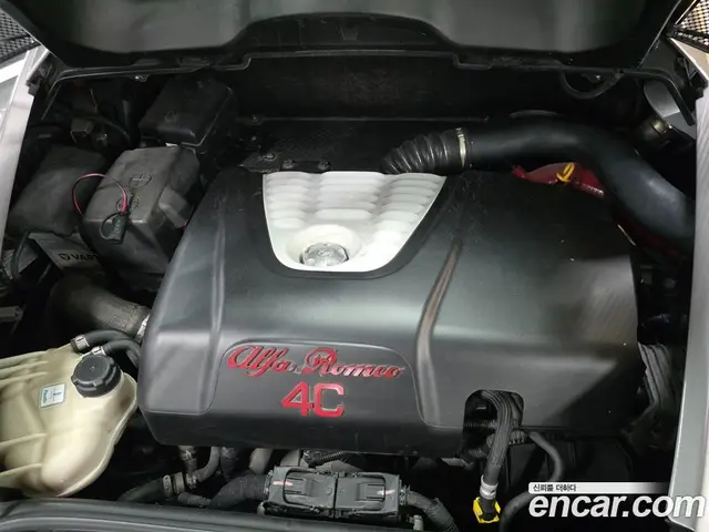 Alfa Romeo 4C 2016 1.8 АКПП, миниатюра 7