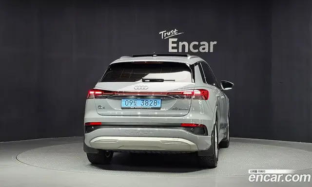Audi Q4 e-tron 2023 0.2 АКПП, миниатюра 4