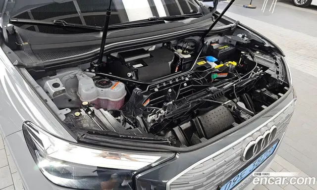 Audi Q4 e-tron 2023 0.2 АКПП, миниатюра 6