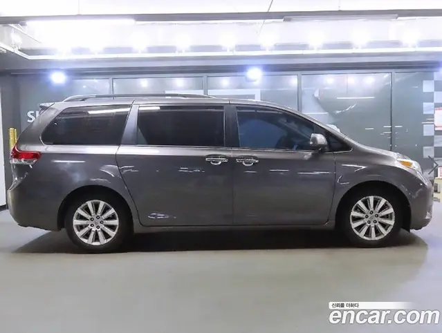 Toyota Sienna 2012 3.5 АКПП, миниатюра 3