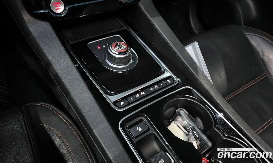 Jaguar F-Pace 2016 2.0 АКПП, фото 9