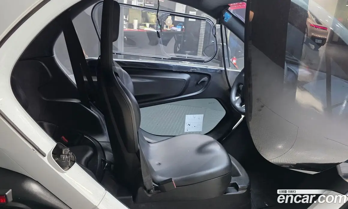 Renault (Samsung) Twizy 2019 0.1 АКПП, фото 16 Renault (Samsung) Twizy 2019 0.1 АКПП, фото 16
