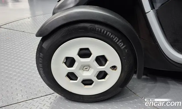 Renault (Samsung) Twizy 2019 0.1 АКПП, миниатюра 6 Renault (Samsung) Twizy 2019 0.1 АКПП, миниатюра 6