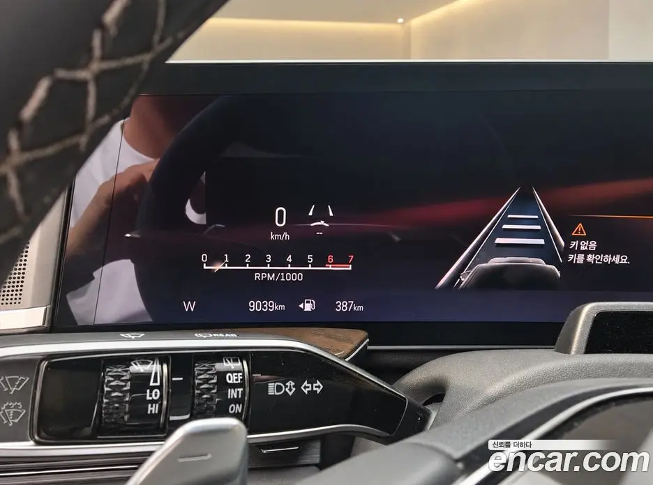 Cadillac Escalade 2025 6.2 АКПП, фото 5