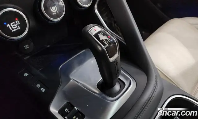 Jaguar E-Pace 2018 2.0 АКПП, миниатюра 12