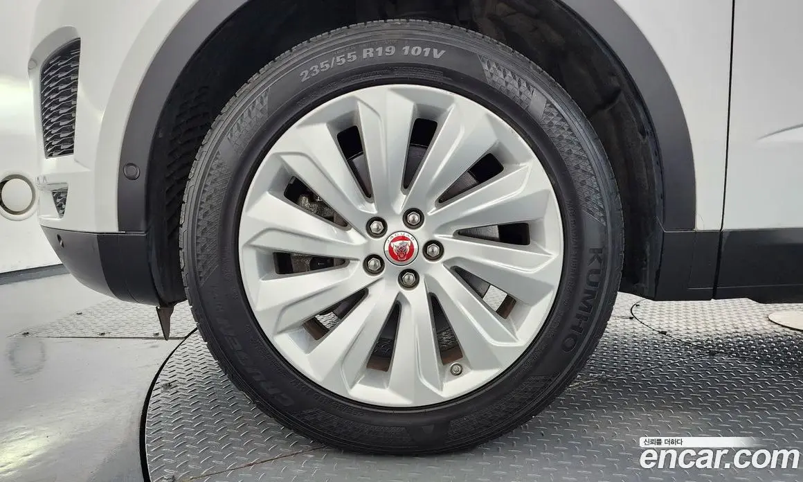 Jaguar E-Pace 2018 2.0 АКПП, фото 5