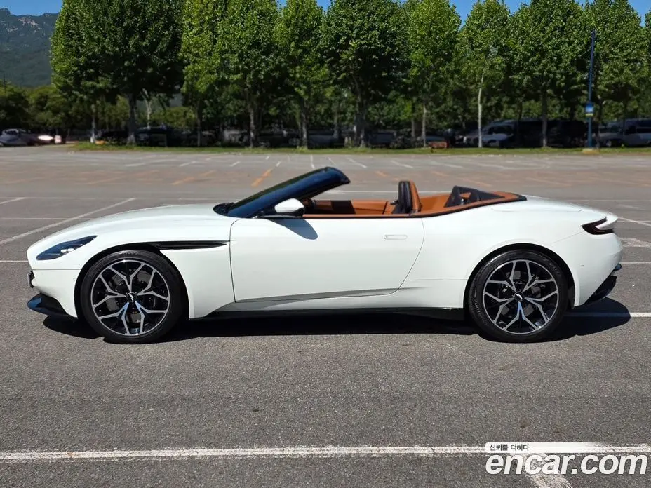 Aston Martin DB11 2019 4.0 АКПП, фото 11