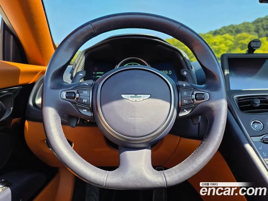 Aston Martin DB11 2019 4.0 АКПП, фото 13