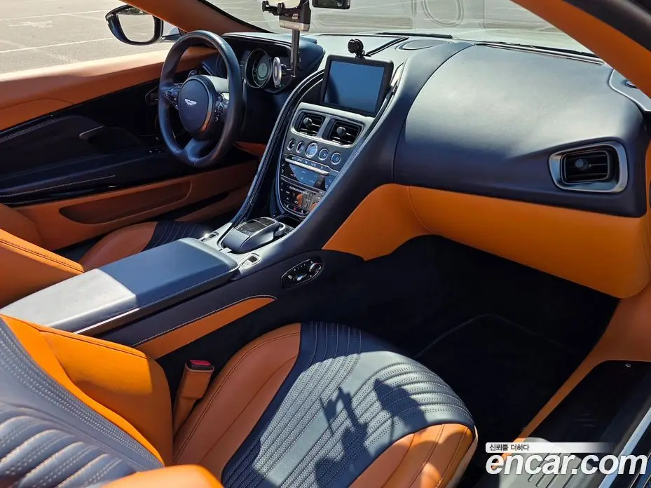Aston Martin DB11 2019 4.0 АКПП, фото 15