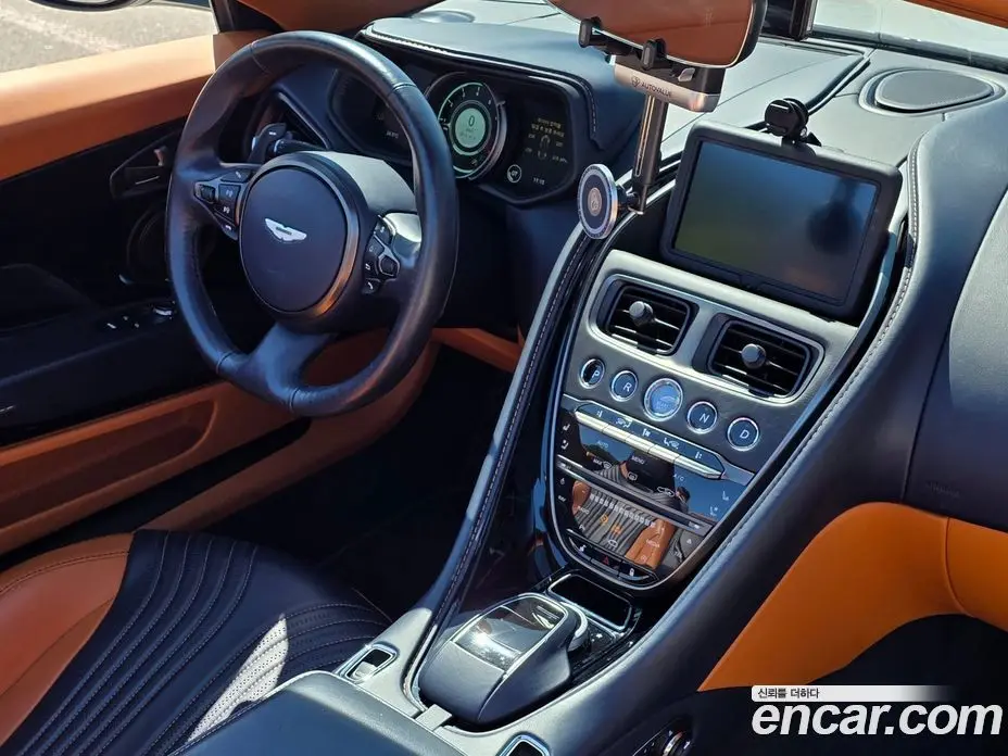 Aston Martin DB11 2019 4.0 АКПП, фото 16