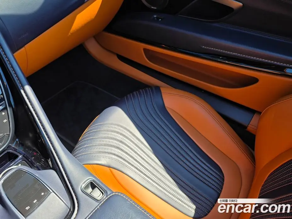 Aston Martin DB11 2019 4.0 АКПП, фото 19