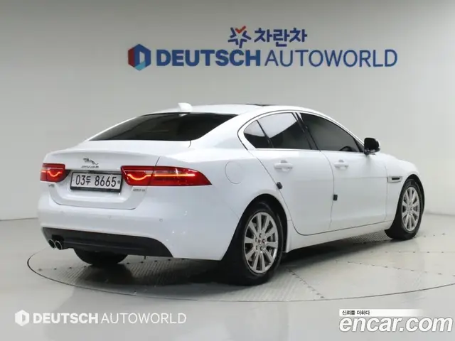 Jaguar XE 2018 2.0 АКПП, миниатюра 2