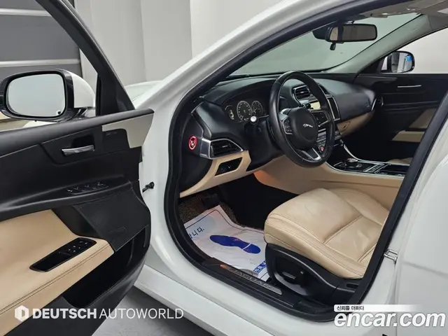 Jaguar XE 2018 2.0 АКПП, миниатюра 11