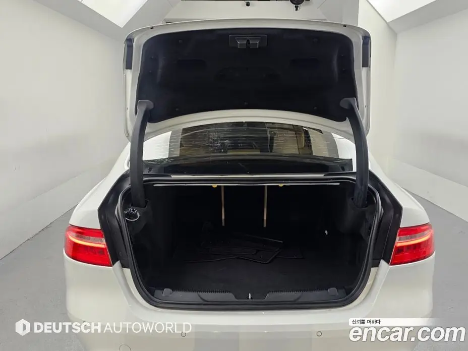 Jaguar XE 2018 2.0 АКПП, фото 19