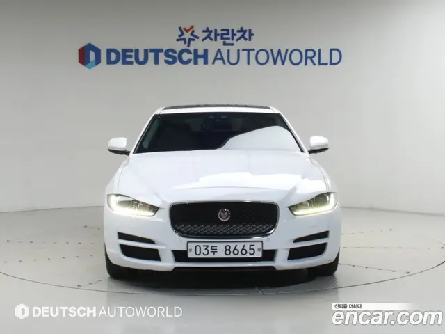 Jaguar XE 2018 2.0 АКПП, миниатюра 3