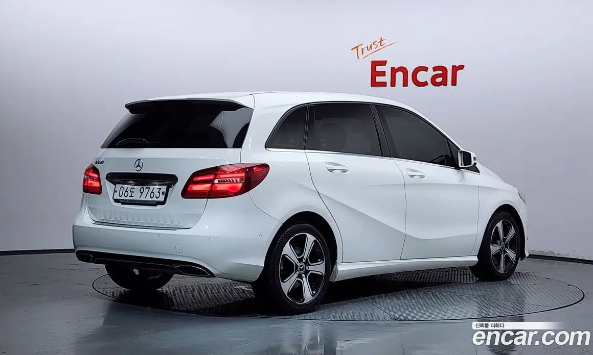 Mercedes-Benz B-Class 2018 2.0 АКПП, фото 2 Mercedes-Benz B-Class 2018 2.0 АКПП, фото 2