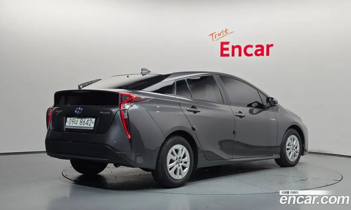 Toyota Prius 2018 1.8 АКПП, фото 2 Toyota Prius 2018 1.8 АКПП, фото 2