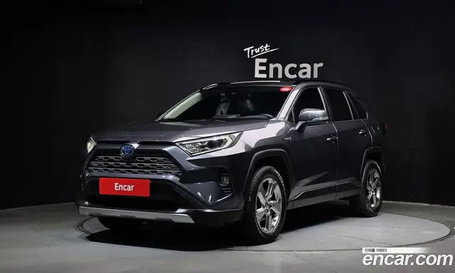 Toyota RAV4, 2020, 40 847 км Toyota RAV4, 2020, 40 847 км