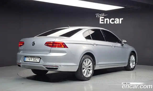 Volkswagen Passat 2018 2.0 АКПП, миниатюра 2