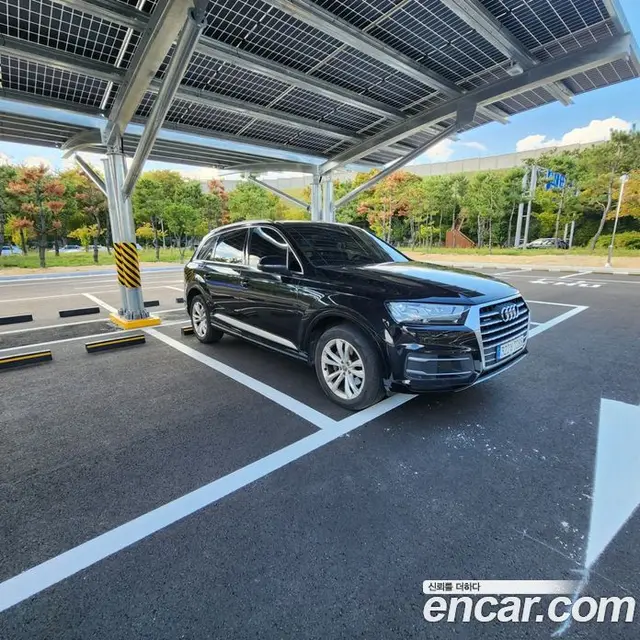 Audi Q7, 2019, 233 500 км