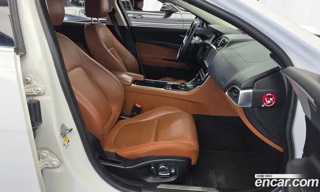 Jaguar XE 2019 2.0 АКПП, миниатюра 11