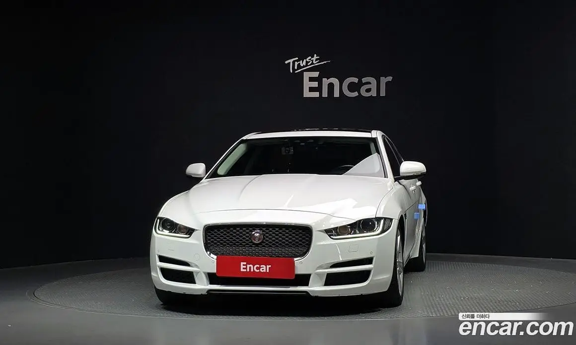 Jaguar XE 2019 2.0 АКПП, фото 3