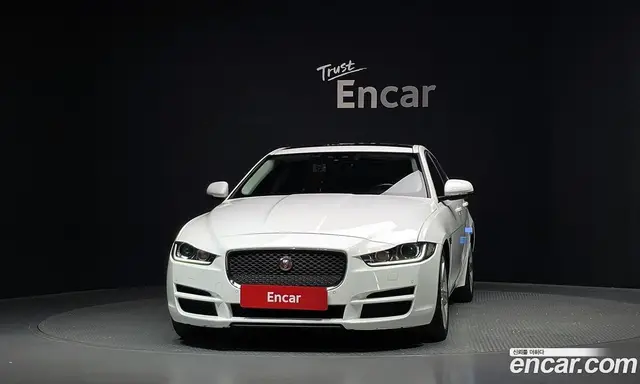 Jaguar XE 2019 2.0 АКПП, миниатюра 3
