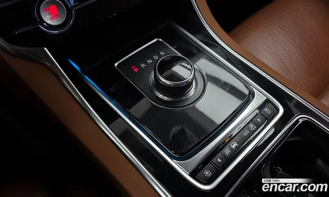 Jaguar XE 2019 2.0 АКПП, миниатюра 9
