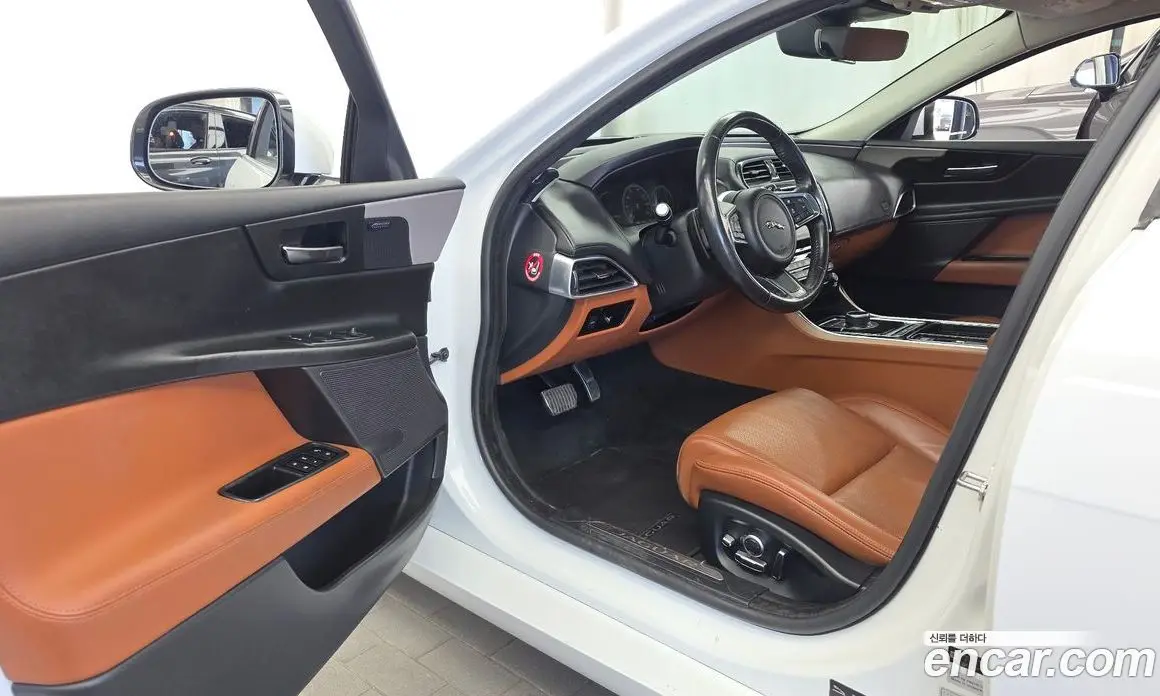 Jaguar XE 2019 2.0 АКПП, фото 10