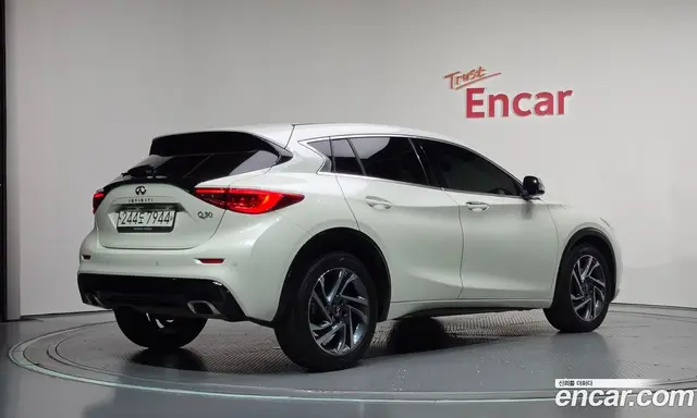 Infiniti Q30 2019 2.0 АКПП, миниатюра 2 Infiniti Q30 2019 2.0 АКПП, миниатюра 2