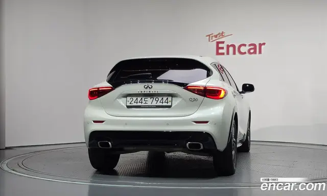 Infiniti Q30 2019 2.0 АКПП, миниатюра 4 Infiniti Q30 2019 2.0 АКПП, миниатюра 4