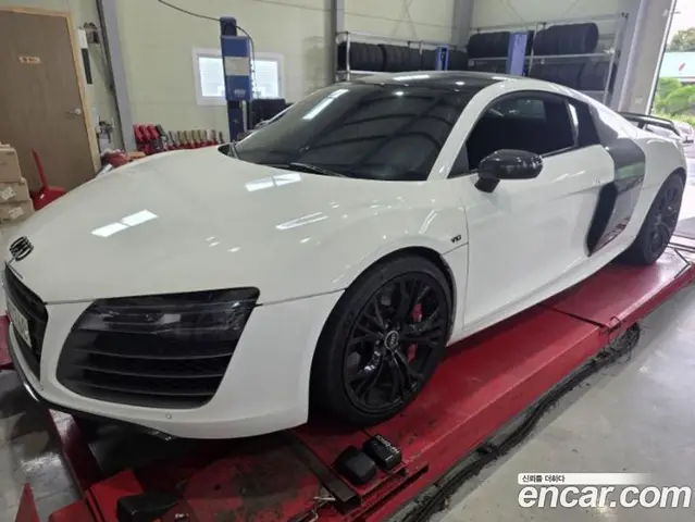 Audi R8 2013 5.2 АКПП, миниатюра 2