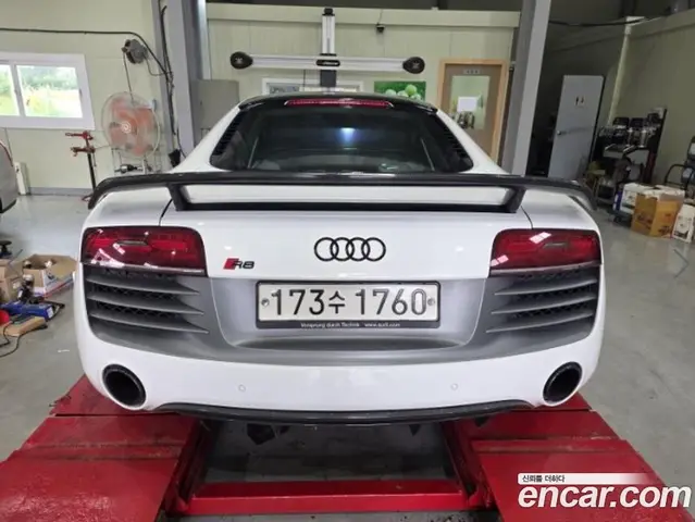 Audi R8 2013 5.2 АКПП, миниатюра 4