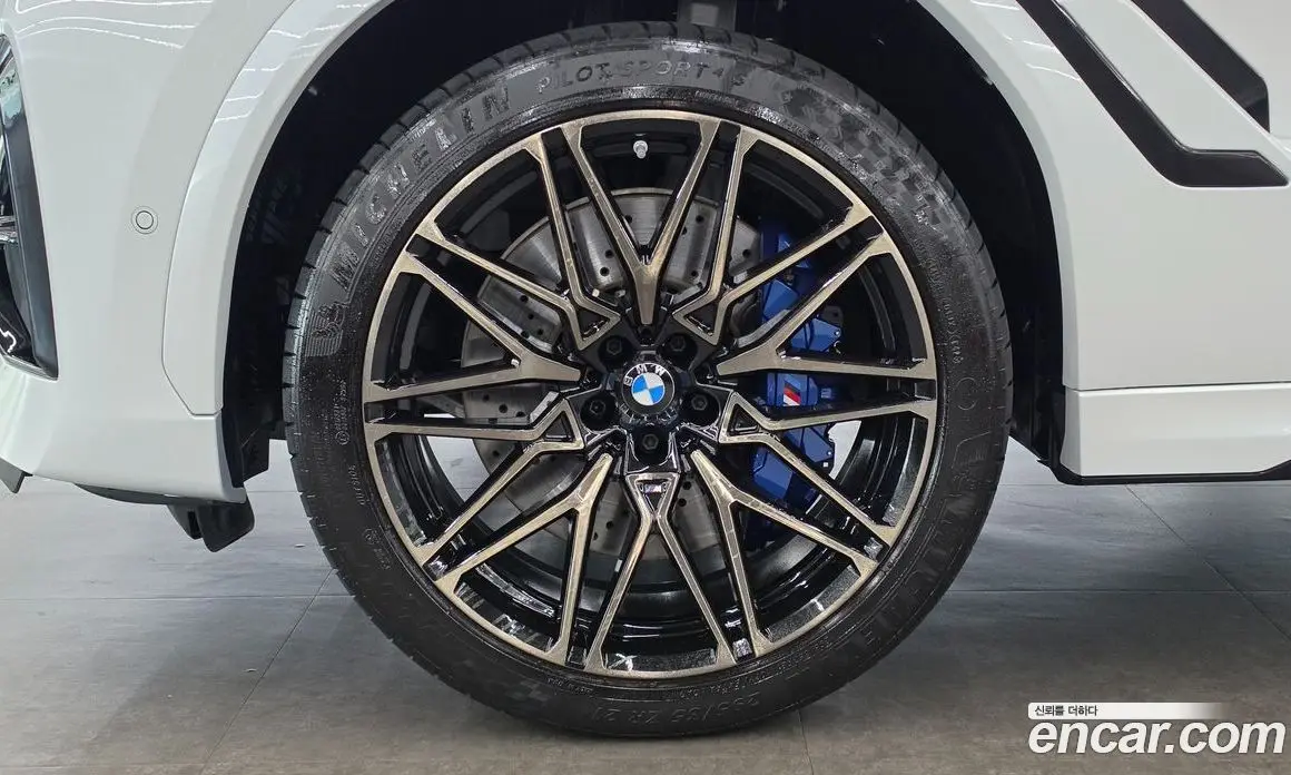 BMW X6M 2025 4.4 АКПП, фото 5