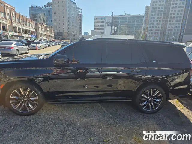 Cadillac Escalade 2023 6.2 АКПП, миниатюра 2