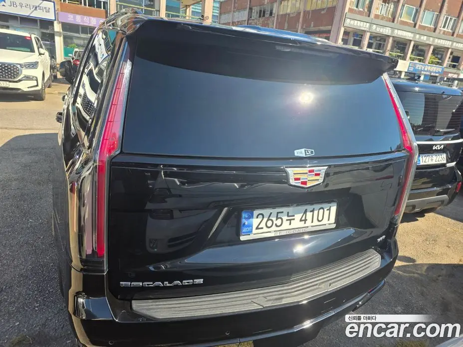 Cadillac Escalade 2023 6.2 АКПП, фото 4