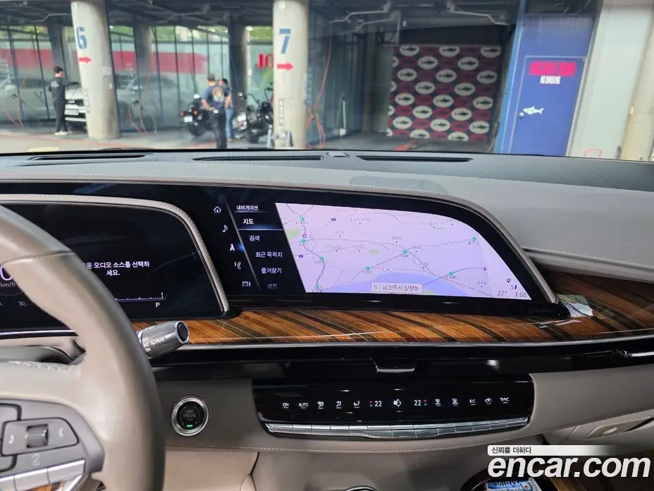 Cadillac Escalade 2023 6.2 АКПП, фото 7