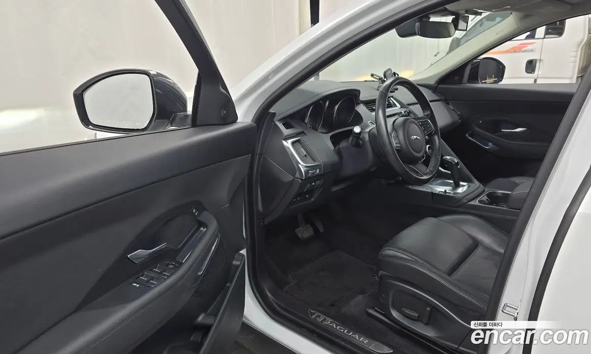 Jaguar E-Pace 2018 2.0 АКПП, фото 13
