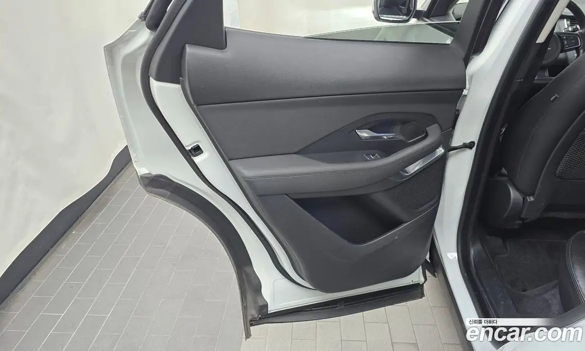 Jaguar E-Pace 2018 2.0 АКПП, фото 15