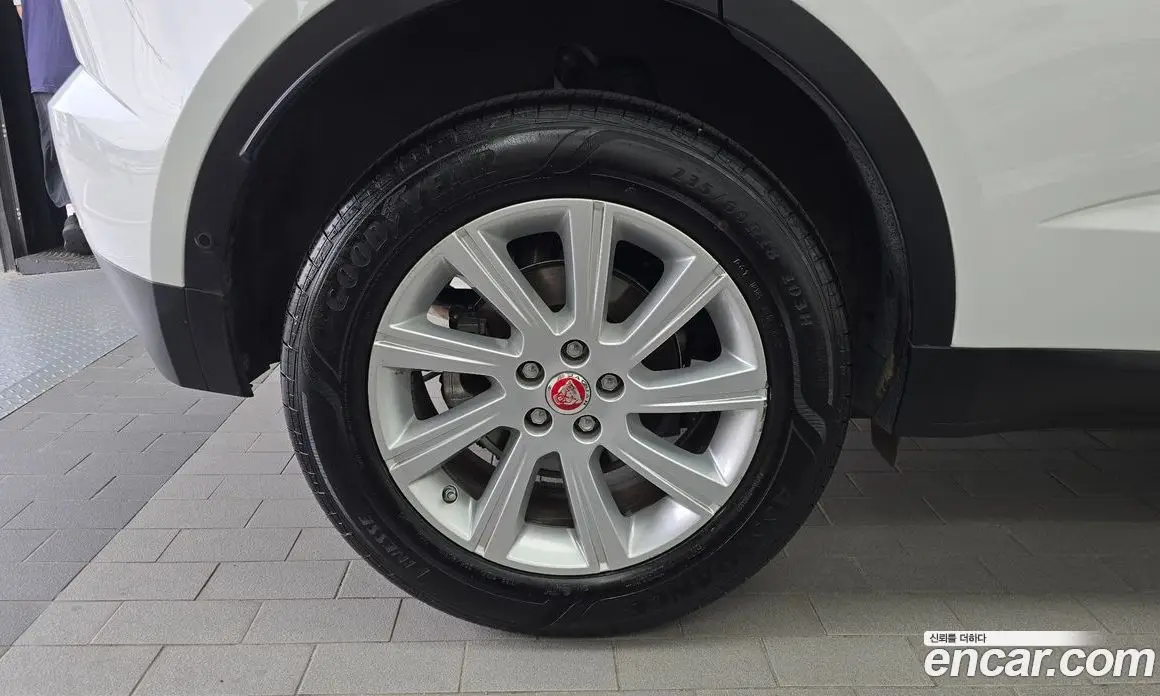 Jaguar E-Pace 2018 2.0 АКПП, фото 5