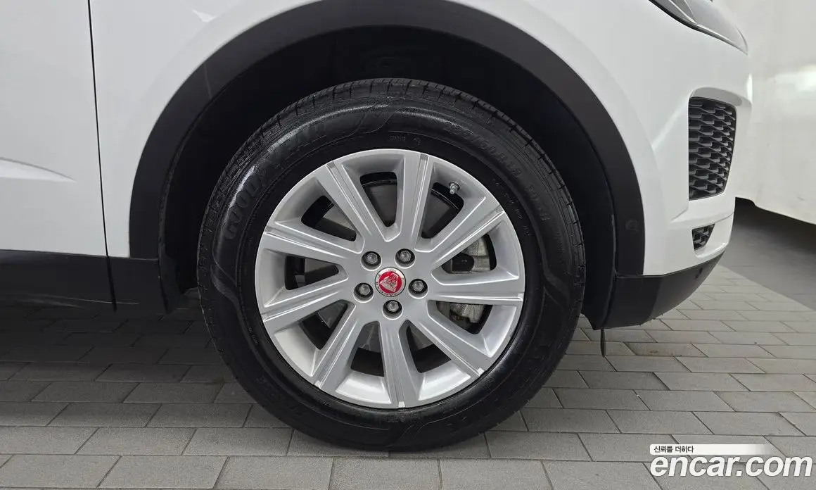 Jaguar E-Pace 2018 2.0 АКПП, фото 7