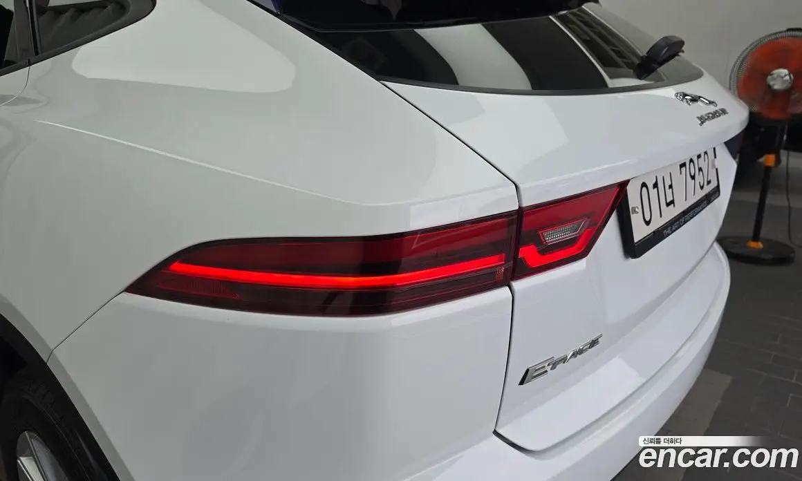 Jaguar E-Pace 2018 2.0 АКПП, фото 9