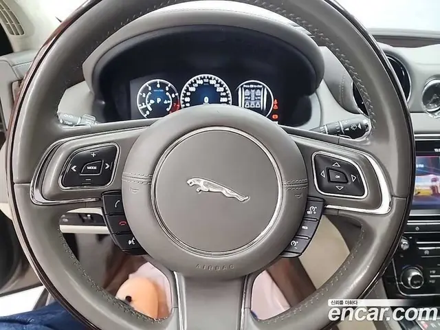 Jaguar XJ 2017 3.0 АКПП, миниатюра 9
