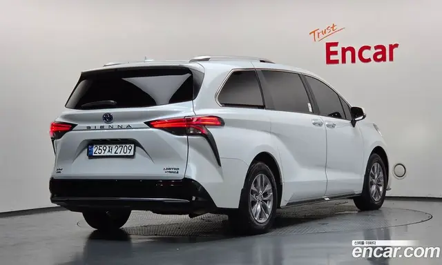 Toyota Sienna, 2024, 24 077 км Toyota Sienna, 2024, 24 077 км