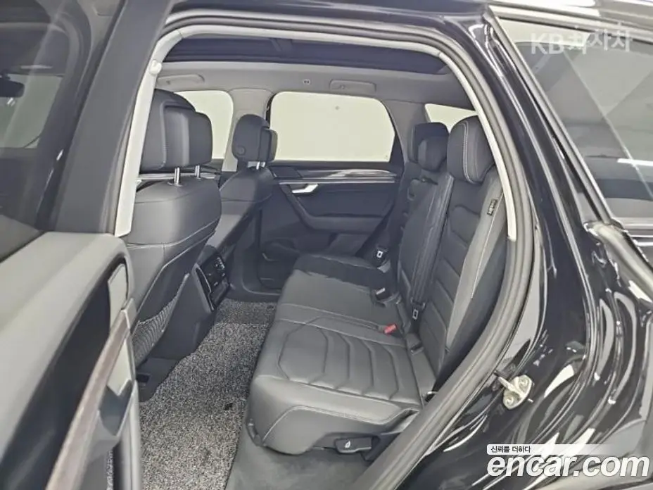 Volkswagen Touareg 2023 3.0 АКПП, фото 12